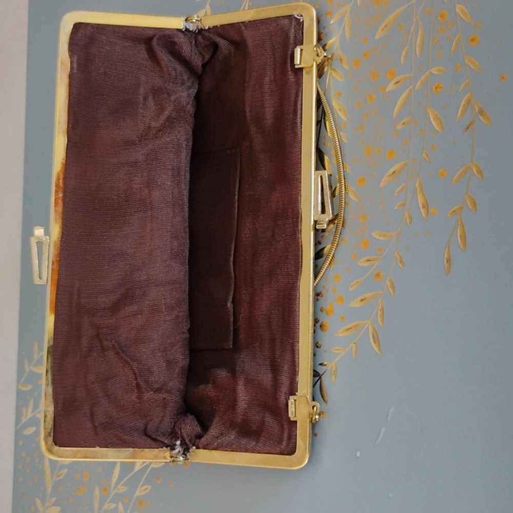 Elegant Floral Tapestry Clutch - Picture 8 of 9